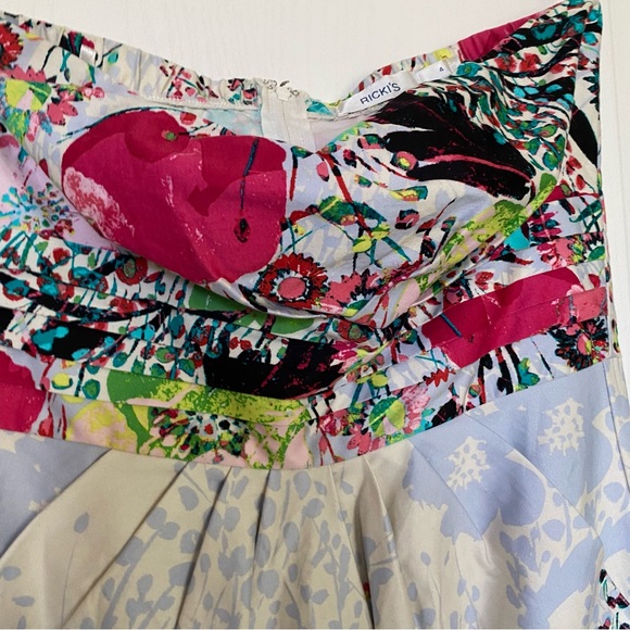 Ricki's Summer Dress with a Vibrant Floral Design Size 4 - Picture 3 of 10